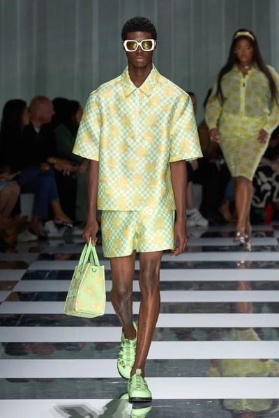 Look 52